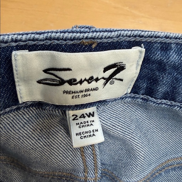 NWT Size 24W, Seven7 Loose Straight Jean - Picture 10 of 11